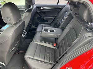 Volkswagen Golf R 2.0 T 301kW (13 foto / 15)