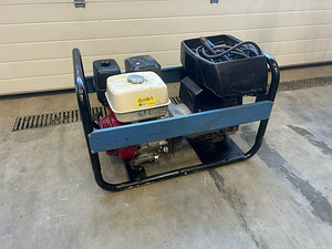 SDMO keevitusgeneraator 7,15kv 400V (3 фото из 5)