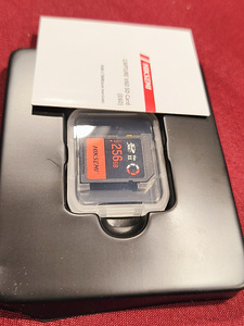 SD kaart 256Gb V60 A2 (250R/180W). Uus kasutamata (1 foto / 1)