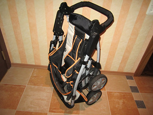 Коляскa (3 фото из 3)