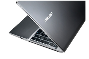 Sülearvuti Samsung 7 CHRONOS (7 foto / 10)