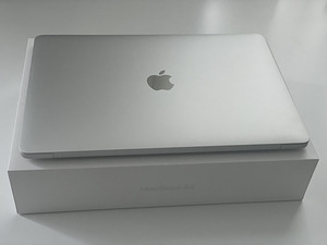 Apple MacBook Air M1/8GB/256GB/Silver (1 foto / 2)