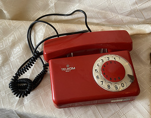 Kettaga telefon (1 foto / 4)