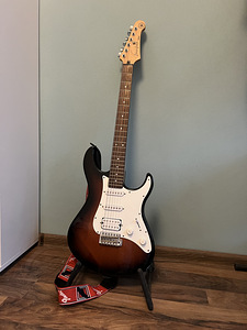 Elektrikitarr Yamaha (2 foto / 10)