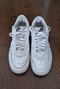 Nike tossud s.41 seest vooder kõik terve. (3 foto / 5)