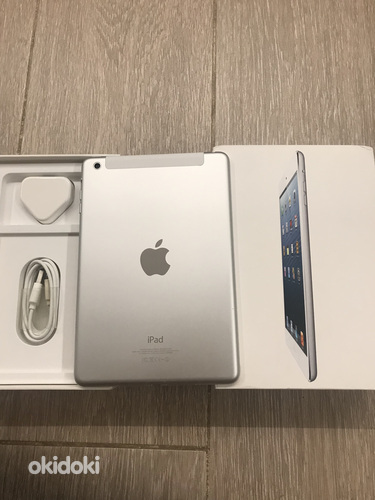 Apple iPad mini белый/серебристый Wi-Fi + Cellular
