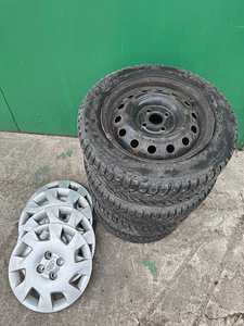 Шипованные шины Bridgestone Noranza 185/60 R15 с дисками Hyu (8 фото из 10)