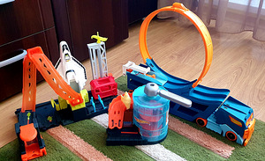 Hot wheels komplektid (2 foto / 5)