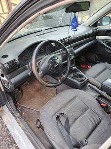 Audi A4 Avant 1.9d 81kw (10 foto / 10)