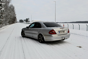 Mercedes-Benz E 270 CDI Avantgarde (3 foto / 6)