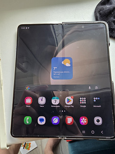 Galaxy Z Fold 5 (5 foto / 5)