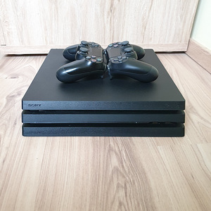 PS4 Pro 1TB + 2 Pulti l Uuendatav SSD-le l Tasuta transport (2 foto / 5)