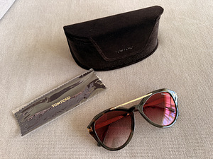 Солнцезащитные очки Tom Ford! (2 фото из 9)