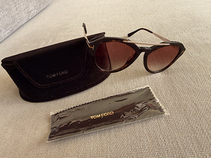 Солнцезащитные очки Tom Ford! (3 фото из 9)