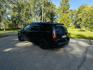 Dodge Grand Caravan (3 фото из 13)