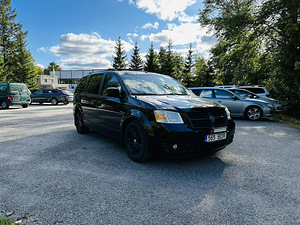 Dodge Grand Caravan (9 фото из 13)
