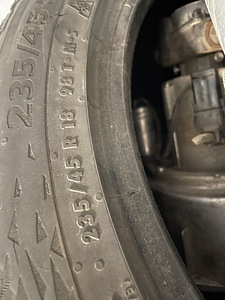 Continental 235/45/R18 naastrehvid 3 tk (2 foto / 5)