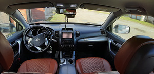 Kia Sorento XM (8 foto / 11)