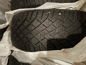 Continental 215/60 r16 (2 фото из 7)