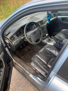 Volvo S80 (2 фото из 4)