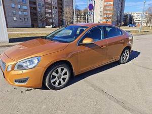 Volvo S60 2011 a. (3 foto / 8)