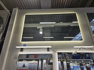 Зеркало с LED подсветкой (2 фото из 2)