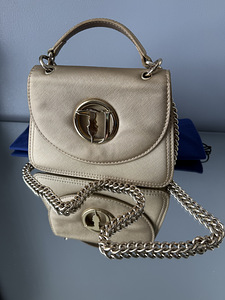 Золотая сумка Trussardi (1 фото из 6)