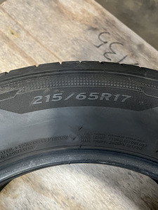 215/65 R17 (2 фото из 4)