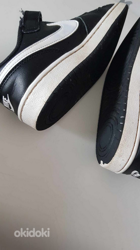 Nike белые, черные кроссовки k/s 35 (фото #5)