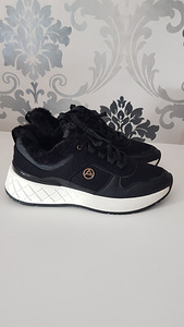 Новые теплые кроссовки Aldo, 40
