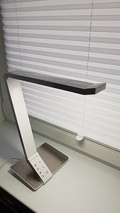 Led valge laualamp (6 foto / 9)