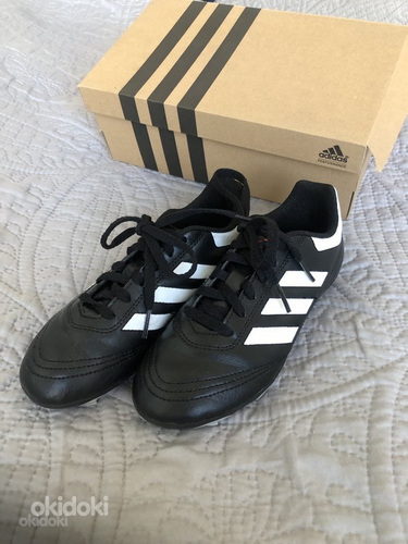 Детские футбольные кроссовки Adidas р 33 (почта в цене!) (фото #1)