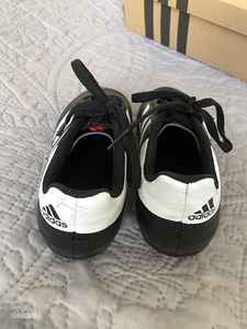 Laste jalgpalli tossud Adidas s 33 (postikulu sees!) (3 foto / 6)