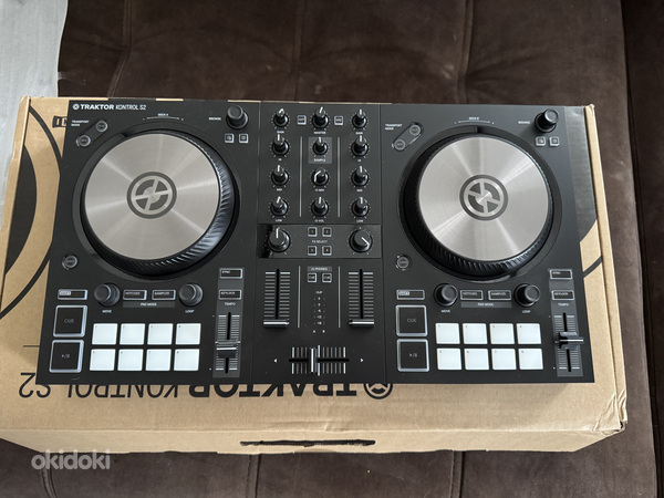 Native Instruments Traktor Kontrol S2 MK3 DJ kontroller