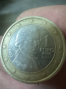 Монета 1 евро mozatr (3 фото из 3)