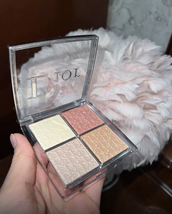 Тени для век Dior (2 фото из 5)