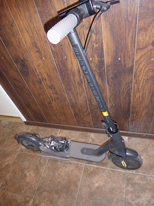Elektritõukeratas Xiaomi Mi Electric Scooter 1S + Laadija (4 foto / 5)