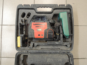 Лазерный нивелир Lasermark LM80 + штатив + линейка (6 фото из 8)