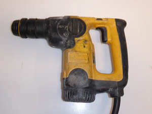 Перфоратор DeWALT D25304K (2 фото из 5)