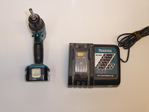 Aku-trell Makita BDF 343 + laadija (4 foto / 5)
