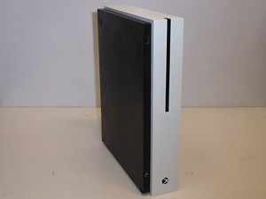 Mängukonsool Microsoft Xbox One S + Juhi + Pult (4 foto / 5)