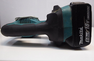 Сабельная пила Makita DJR360Z + 2 аку 3,0 Ач (10 фото из 10)