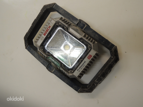 Аккумуляторный прожектор Bosch GLI 18V-1900 без аку (фото #6)