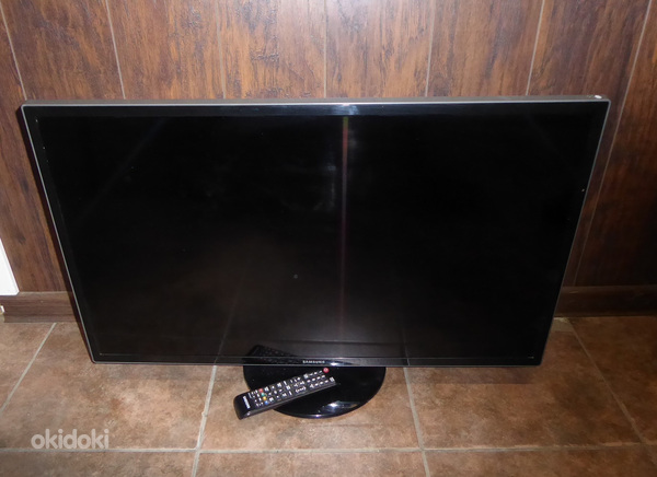 Телевизор Samsung UE32F4000AW + зарядка (фото #4)