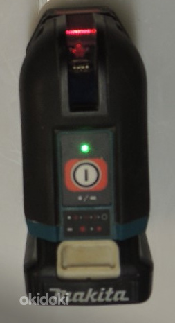 Крестовой лазер Makita SK105D + ак 2,0Ач + насадки + сумка (фото #7)