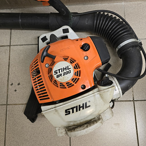 Листьедув Stihl BR200 (3 фото из 6)