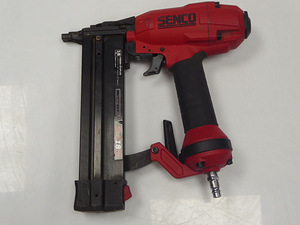 Скобозабивной пневмоинструмент SENCO SLS18BL-L (2 фото из 5)