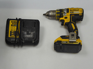 Аку-дрель Dewalt DCD790 + Аку 2AH + Зарядка + Чемодан (5 фото из 5)