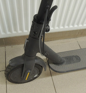 Электрический самокат Xiaomi Electric scooter 1S + зарядка (6 фото из 6)