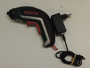 Akutrell Bosch IXO3603 + laadija (2 foto / 6)